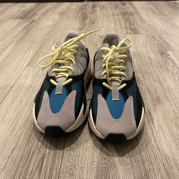 Yeezy 700 main image 5